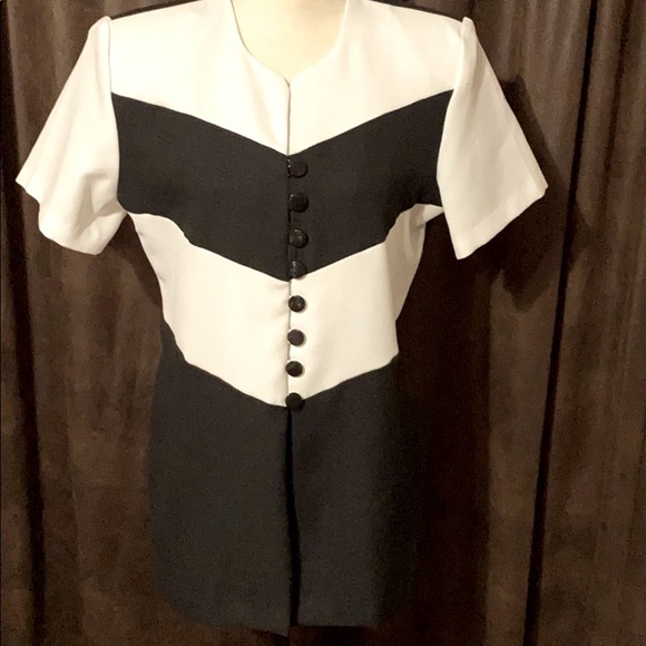 Short Sleeve Blouse. Black/White size 12 - Picture 1 of 4